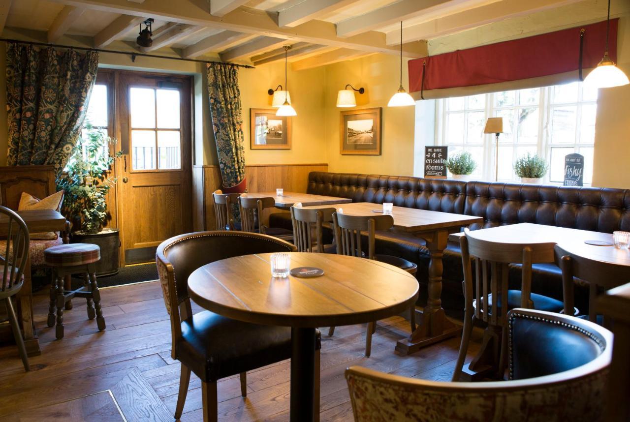 Red Lion Inn Little Budworth エクステリア 写真
