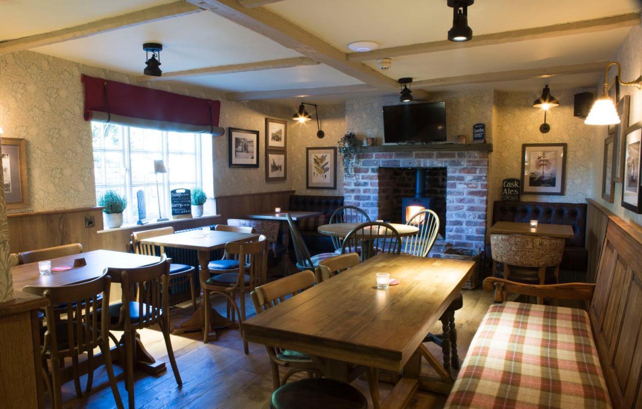 Red Lion Inn Little Budworth エクステリア 写真