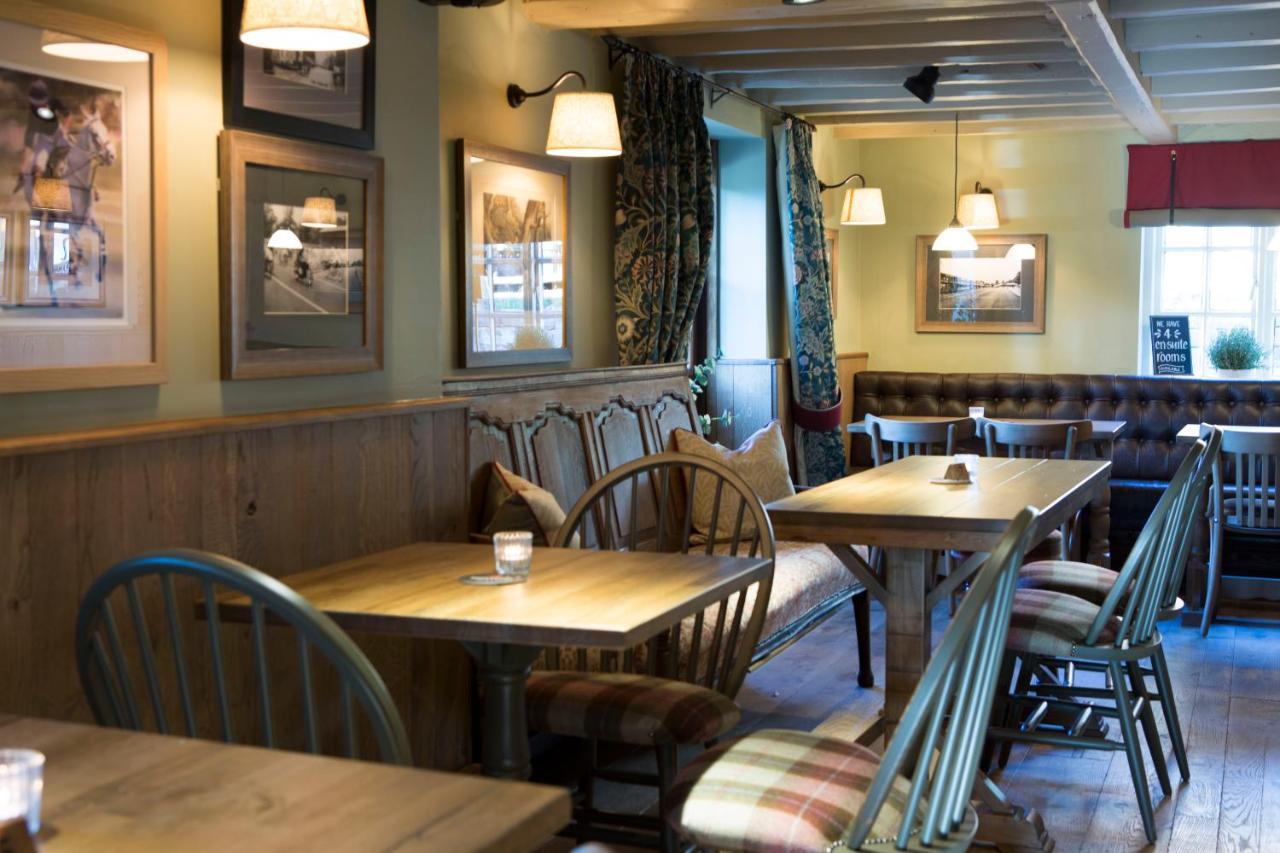 Red Lion Inn Little Budworth エクステリア 写真